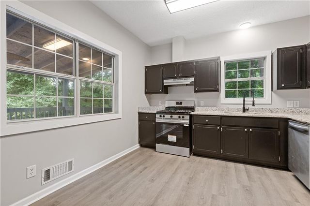 216 Highland Drive, Mcdonough, GA 30253