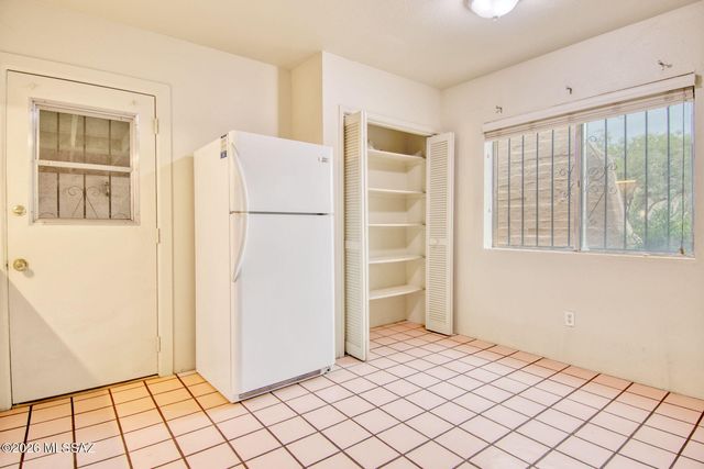 1948 W Amy Drive, Tucson, AZ 85705