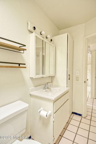 1948 W Amy Drive, Tucson, AZ 85705