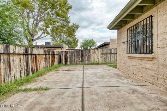 1948 W Amy Drive, Tucson, AZ 85705