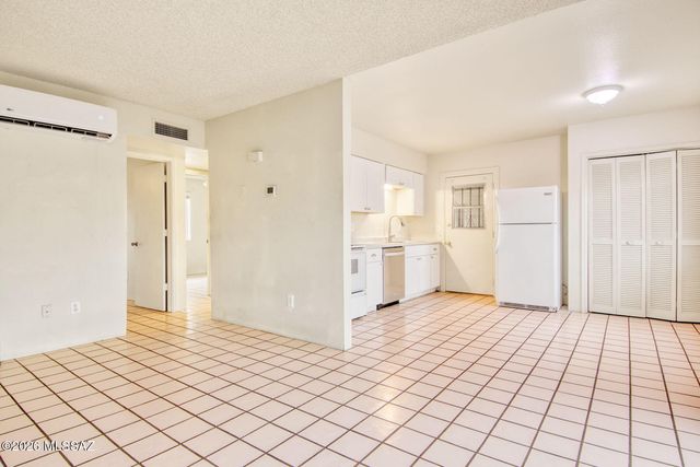 1948 W Amy Drive, Tucson, AZ 85705