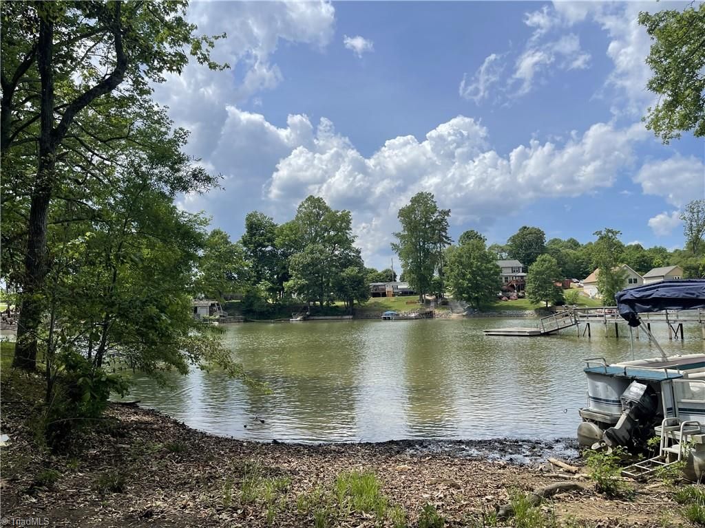 356 Corvette Lane, Lexington, NC 27292
