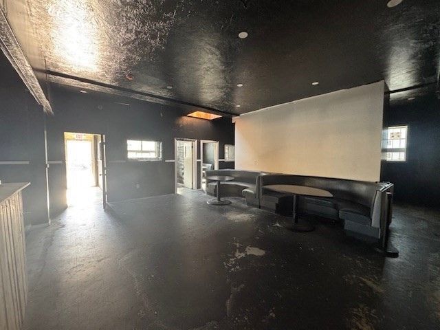 64 Dewey St, Worcester, MA 01610