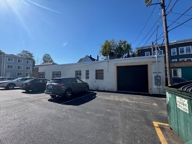 64 Dewey St, Worcester, MA 01610