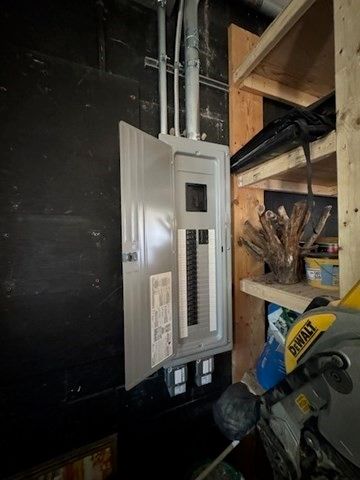 64 Dewey St, Worcester, MA 01610