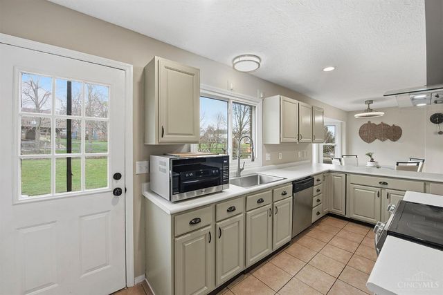 5445 Pine Vista Court, West Chester, OH 45069