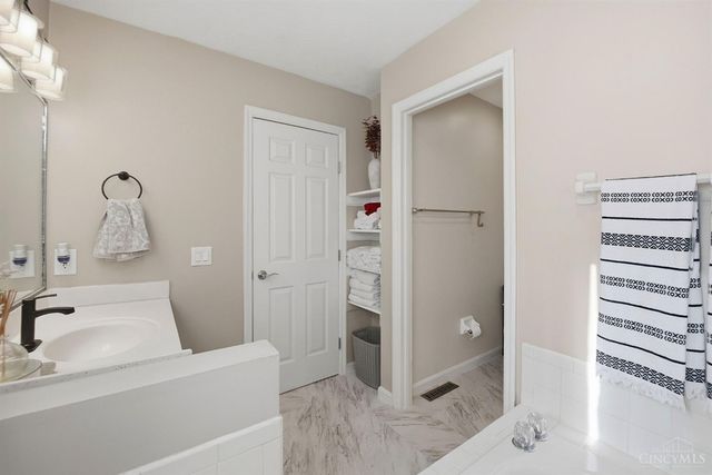 5445 Pine Vista Court, West Chester, OH 45069