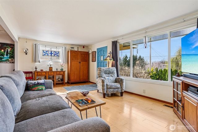 4913 W Sunnyside Boulevard, Marysville, WA 98270