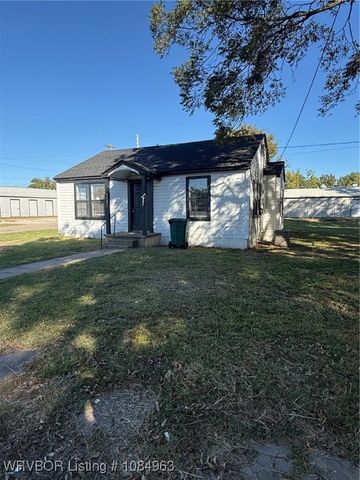 401 E Choctaw Avenue, Sallisaw, OK 74955