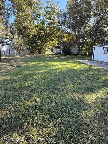 401 E Choctaw Avenue, Sallisaw, OK 74955