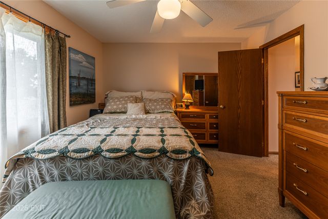2210 Merle Huff Avenue, Norwalk, IA 50211
