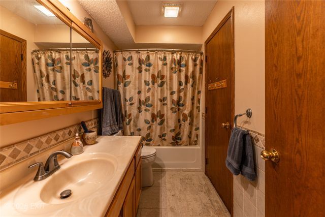 2210 Merle Huff Avenue, Norwalk, IA 50211