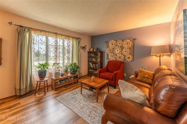 2210 Merle Huff Avenue, Norwalk, IA 50211
