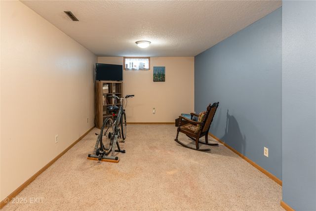 2210 Merle Huff Avenue, Norwalk, IA 50211