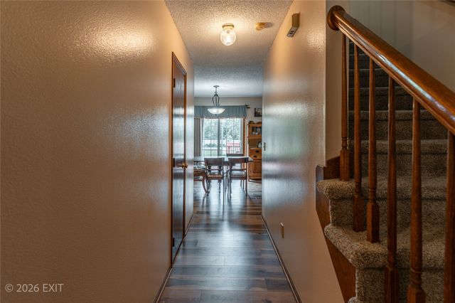 2210 Merle Huff Avenue, Norwalk, IA 50211