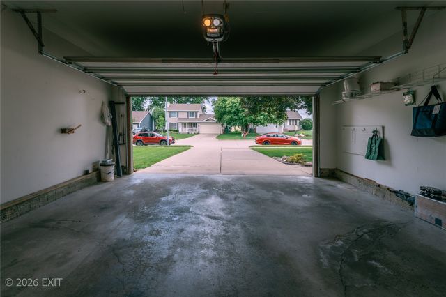 2210 Merle Huff Avenue, Norwalk, IA 50211