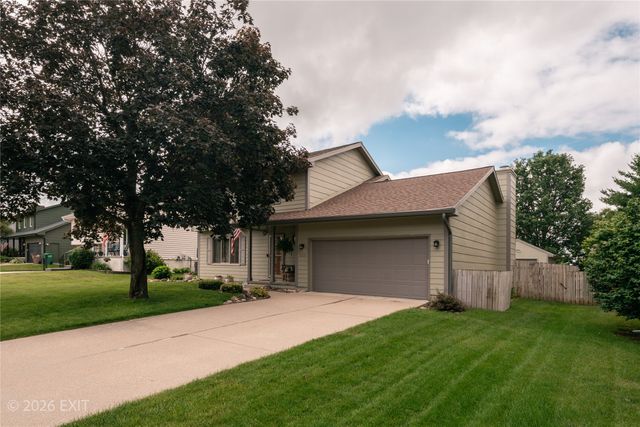 2210 Merle Huff Avenue, Norwalk, IA 50211