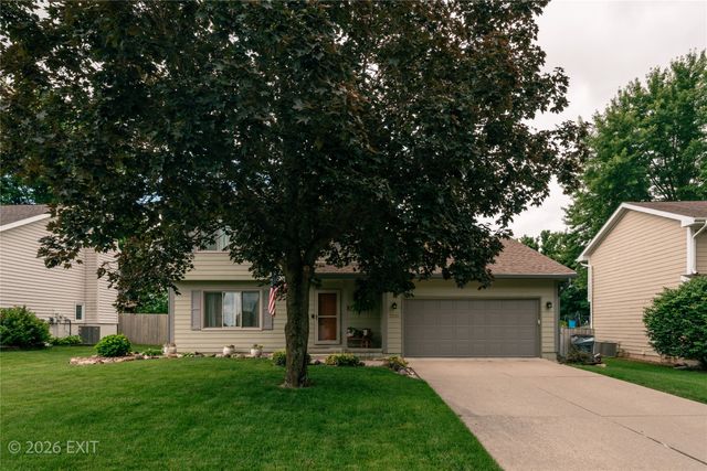 2210 Merle Huff Avenue, Norwalk, IA 50211