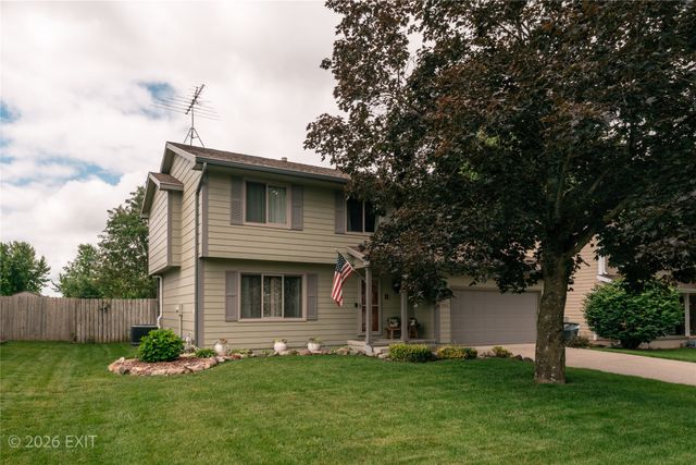 2210 Merle Huff Avenue, Norwalk, IA 50211