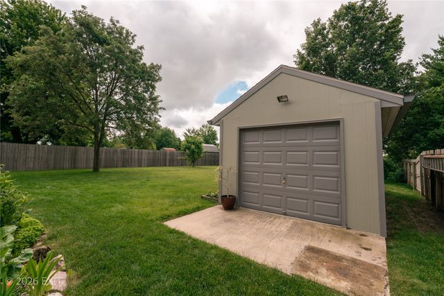 2210 Merle Huff Avenue, Norwalk, IA 50211