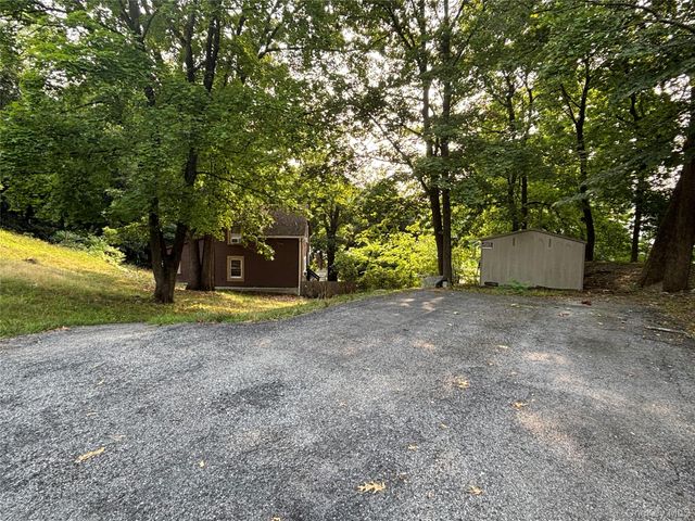 55 Boulevard Knolls, Poughkeepsie, NY 12601