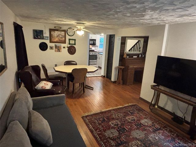 55 Boulevard Knolls, Poughkeepsie, NY 12601