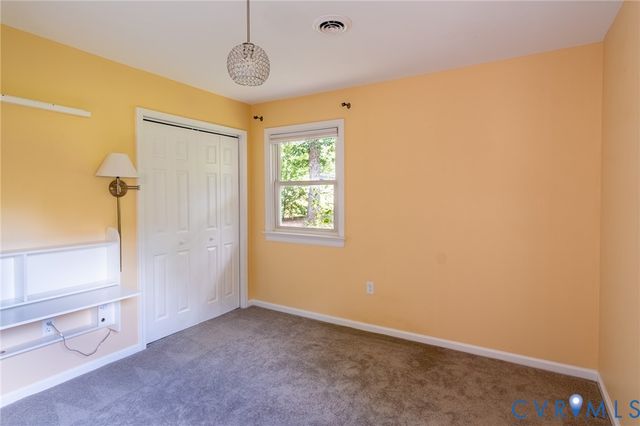 10341 Vineland Rd, North Chesterfield, VA 23235