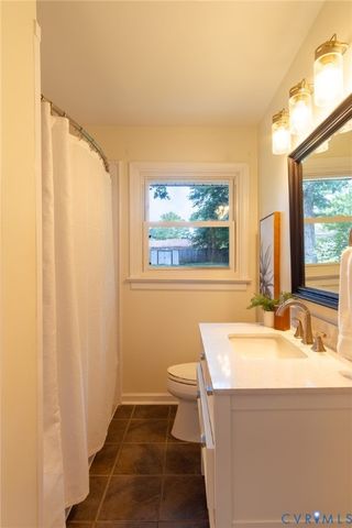 10341 Vineland Rd, North Chesterfield, VA 23235