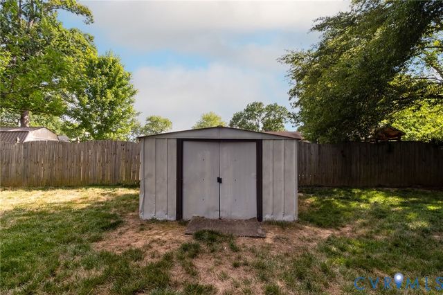 10341 Vineland Rd, North Chesterfield, VA 23235