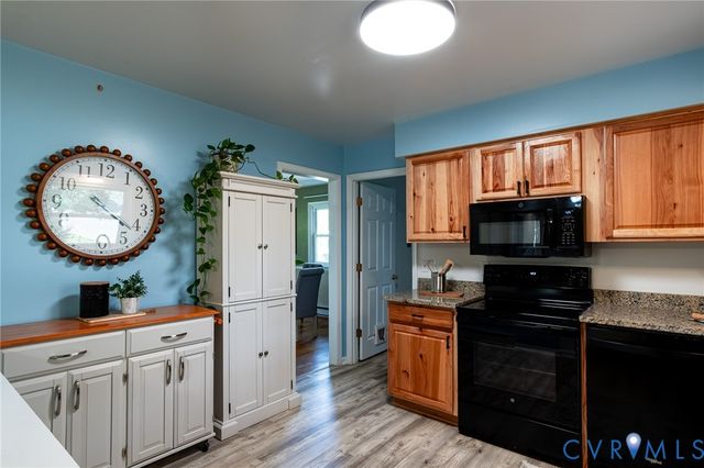 10341 Vineland Rd, North Chesterfield, VA 23235