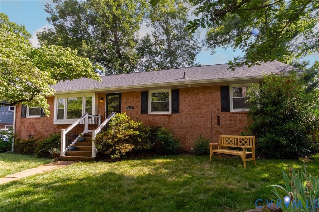 10341 Vineland Rd, North Chesterfield, VA 23235
