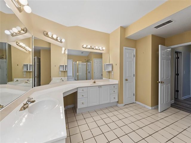 3935 Canterbury Walk Drive, Duluth, GA 30097