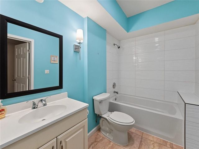 3935 Canterbury Walk Drive, Duluth, GA 30097