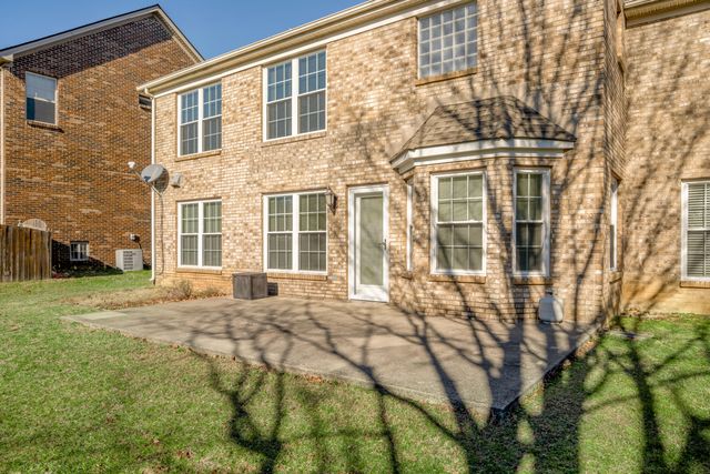 2204 Burns Court, Lexington, KY 40513