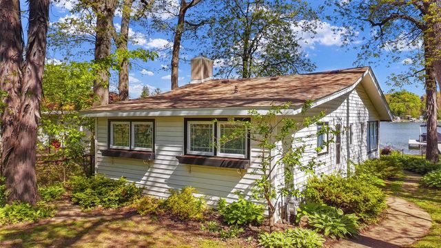354 Indian Point ROAD, Twin Lakes, WI 53181