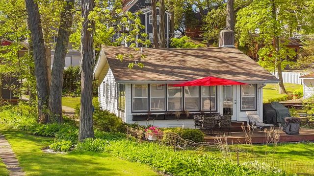 354 Indian Point ROAD, Twin Lakes, WI 53181