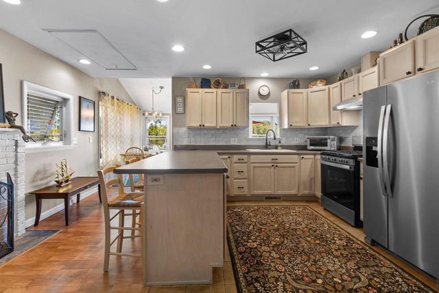 354 Indian Point ROAD, Twin Lakes, WI 53181