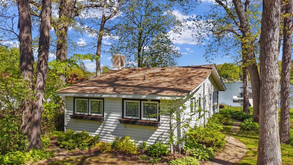 354 Indian Point ROAD, Twin Lakes, WI 53181