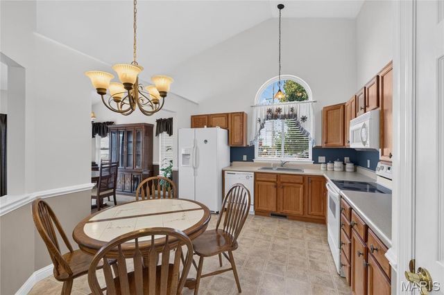 115 Long And Winding Road, St Peters, MO 63376