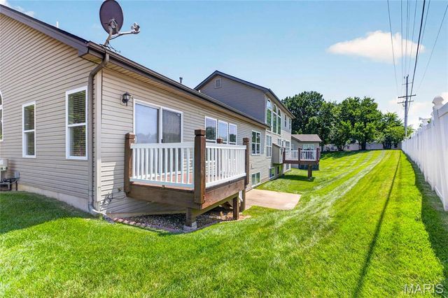 115 Long And Winding Road, St Peters, MO 63376