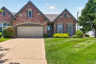 115 Long And Winding Road, St Peters, MO 63376