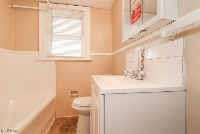 3554 Raymont Boulevard, University Heights, OH 44118