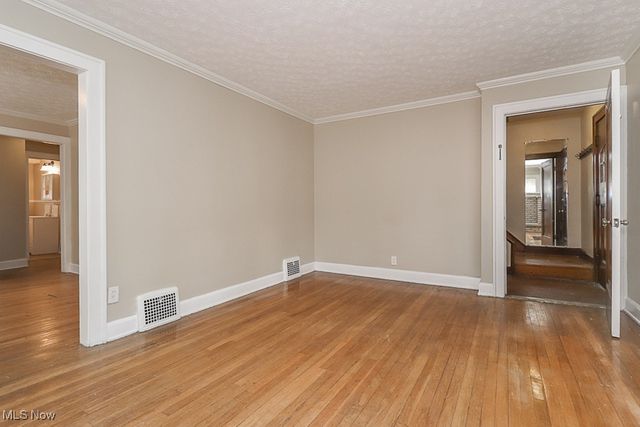 3554 Raymont Boulevard, University Heights, OH 44118