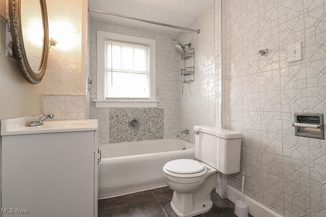 3554 Raymont Boulevard, University Heights, OH 44118