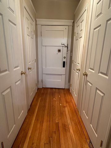 31 Queensberry St. 6, Boston, MA 02215