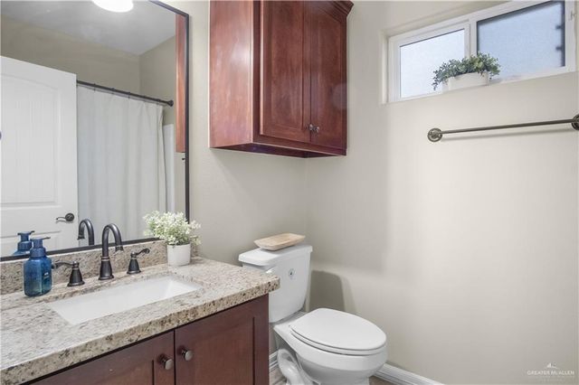 2512 E Imperial Oaks Drive Drive, Alton, TX 78573