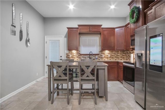 2512 E Imperial Oaks Drive Drive, Alton, TX 78573