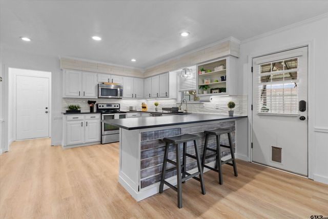 10801 Harvest Wood Dr, Tyler, TX 75703
