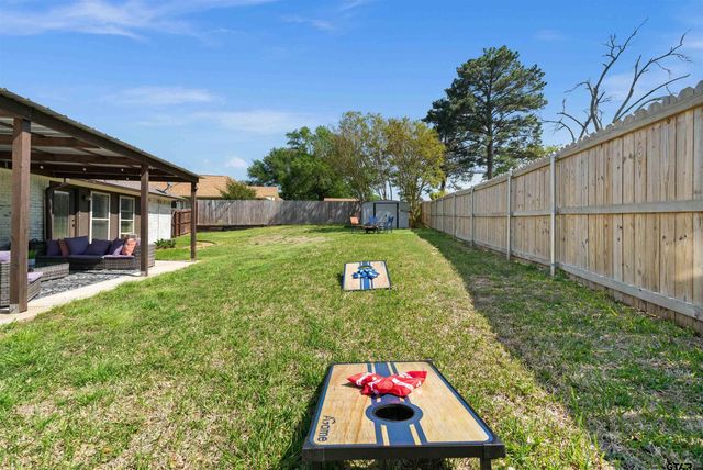 10801 Harvest Wood Dr, Tyler, TX 75703