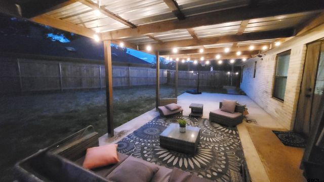 10801 Harvest Wood Dr, Tyler, TX 75703